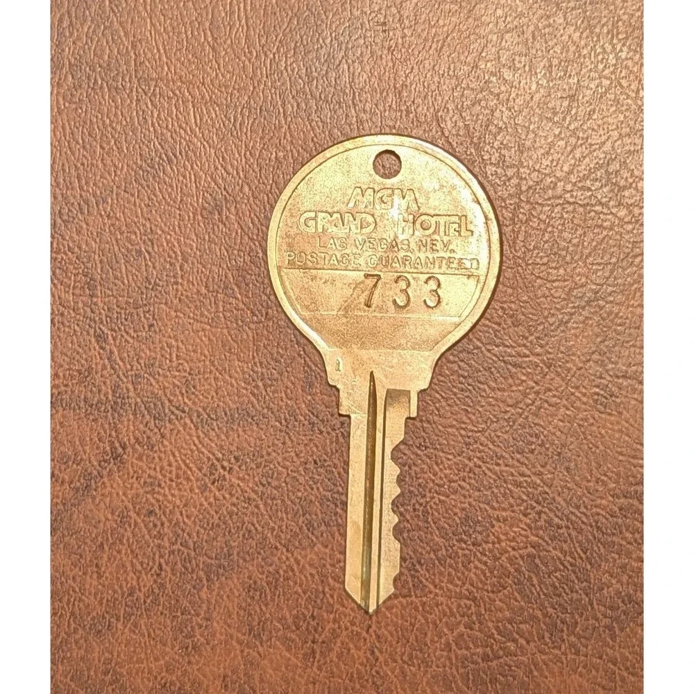 Vintage MGM Grand Hotel Casino Lion Las Vegas Room Key Room 733 Rare Collector‎